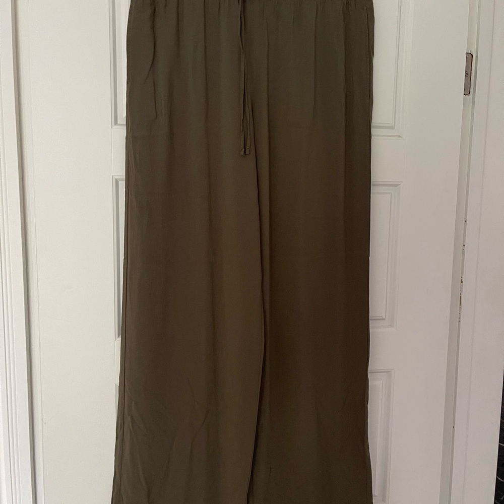 H&M khaki trousers